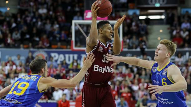 也异常激烈 也异常激烈