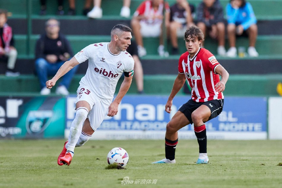 两队在赛场 两队在赛场